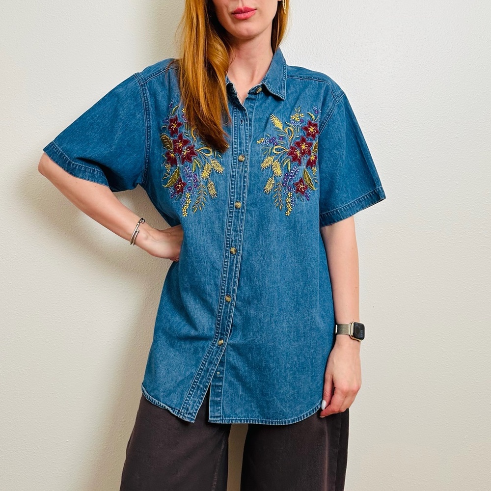 Bobbie Brooks Vintage Denim Shirt Floral Embroidered Short Sleeve Button Down